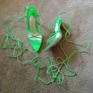 ***NWOT*** MACKIN J NEON GREEN ANKLE WRAP HEELS SIZE 8